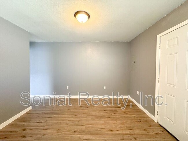 Foto del edificio - 7760A N Coronet Court