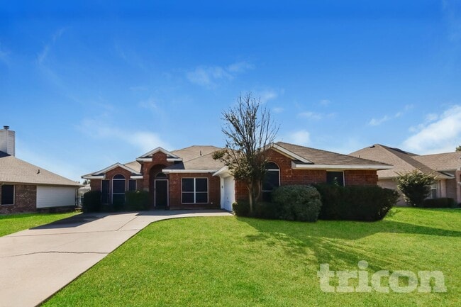 Building Photo - 2021 Cantura Dr