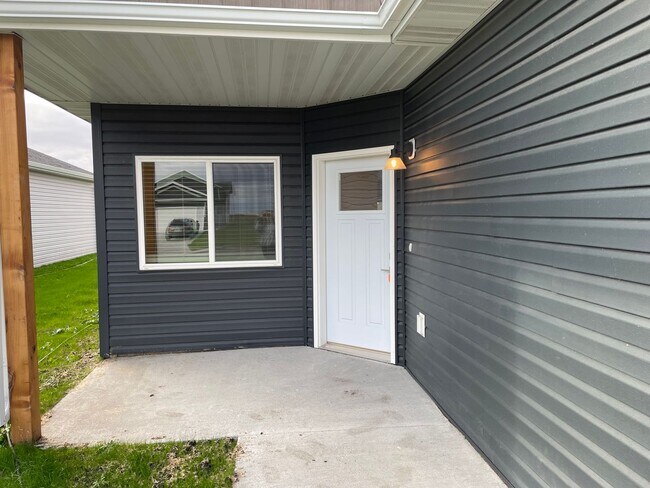 Building Photo - 3 BEDROOM/2 BATHROOM ~ New Construction ~ ...