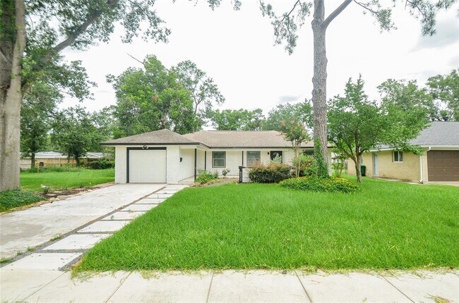 Building Photo - 6030 Woodbrook Ln
