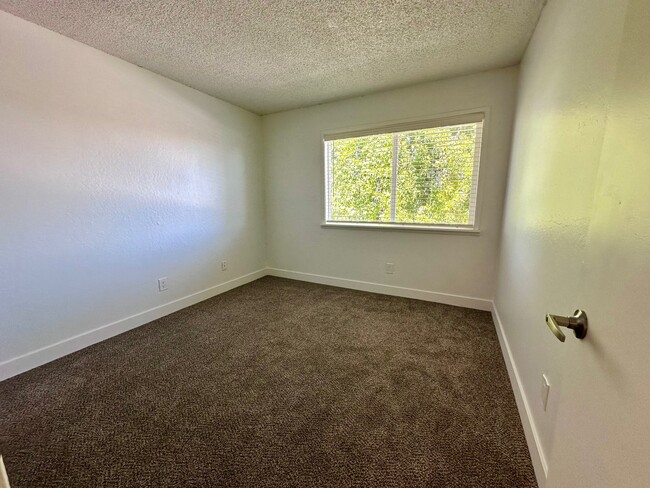 Building Photo - 410 Alameda del Prado