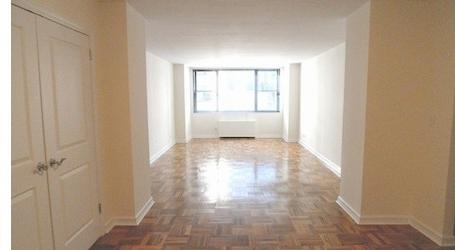 Foto del edificio - 315 W 57th St