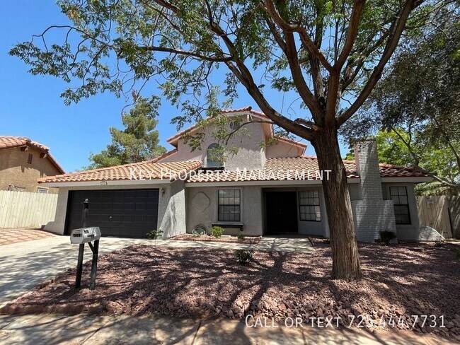 Foto del edificio - TWO STORY 4 BEDROOM WITH POOL NEAR SPRING ...