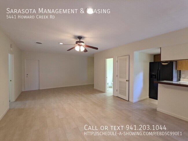 Building Photo - 2 Bed, 1 Bath Guest House located in the E...