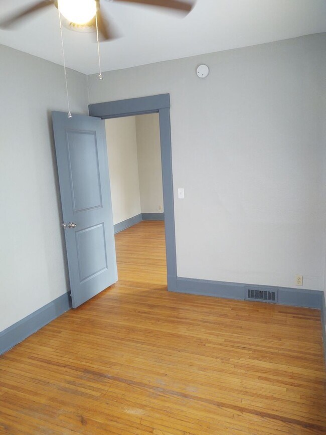 Foto del edificio - 611 N Perry St