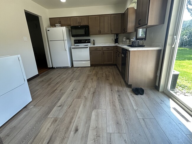 Building Photo - 1421 Starbeck Cir