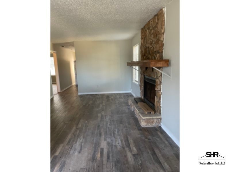 Primary Photo - 10057 Hillview Dr
