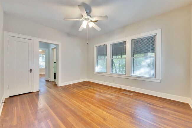 Building Photo - 3014 Hemphill Park