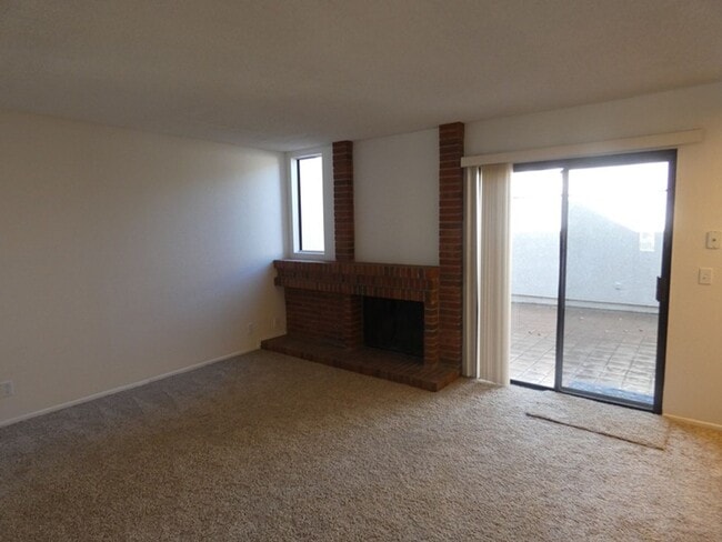Building Photo - Spacious Townhome at Stonebridge