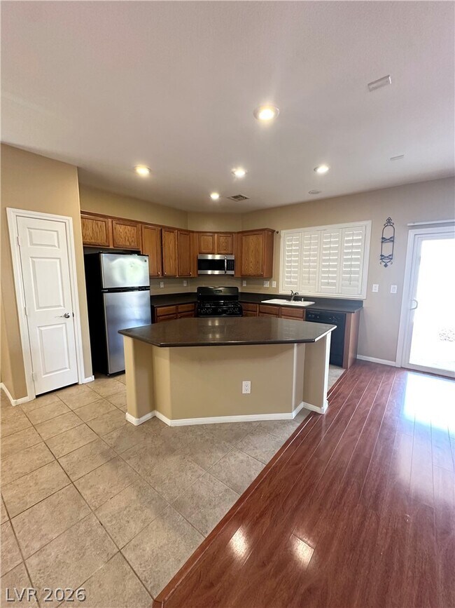 Building Photo - 9280 W Sunny Oven Ct
