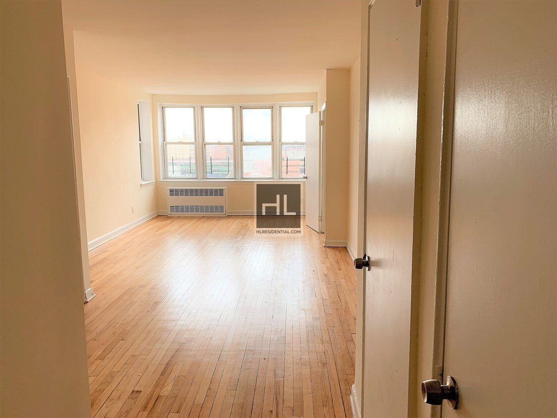 Foto principal - 41-05-41-74 74th Street