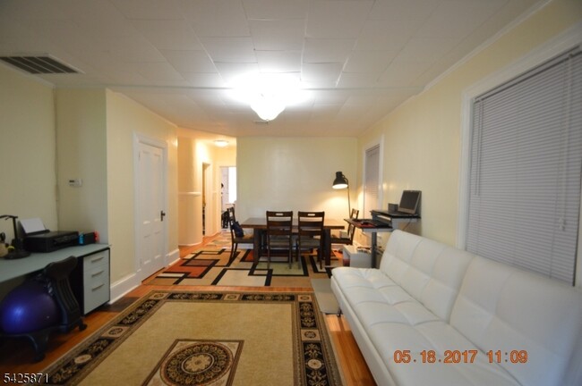 Foto del edificio - 83 Summit Ave