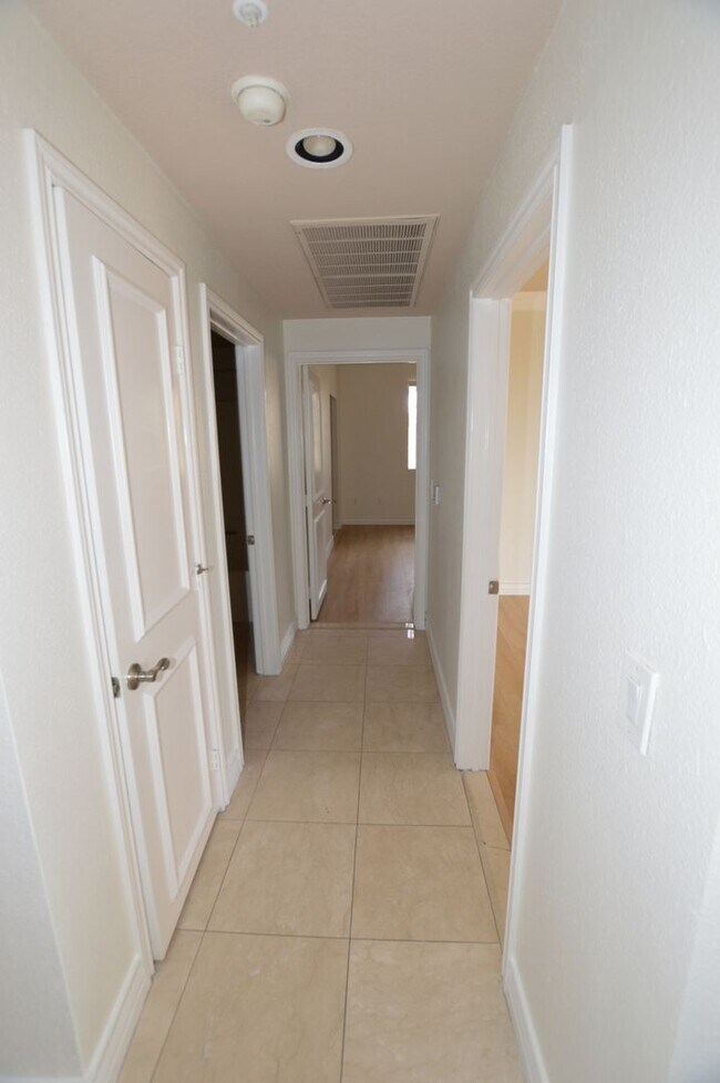 Foto del edificio - 270 E. Flamingo Rd.