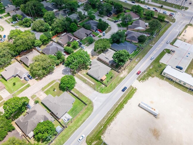 Foto del edificio - 22142 Pearl Lake Dr
