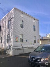 Building Photo - 7 Pork Hollow St