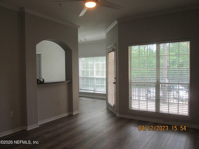Foto del edificio - 7800 Point Meadows Dr