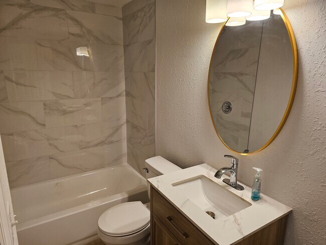 Foto del edificio - 468 88th Ave N