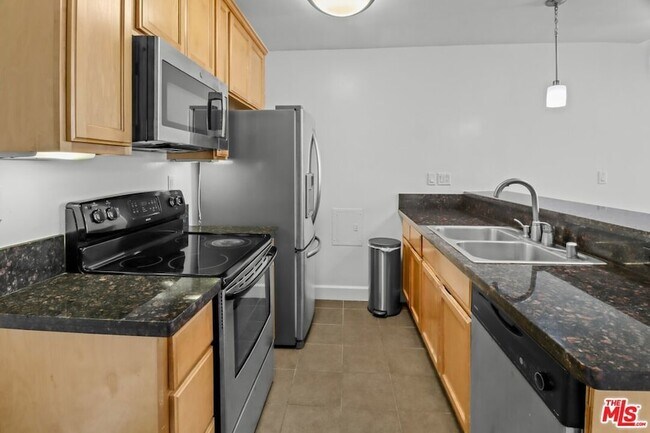 Foto del edificio - 10982 Roebling Ave