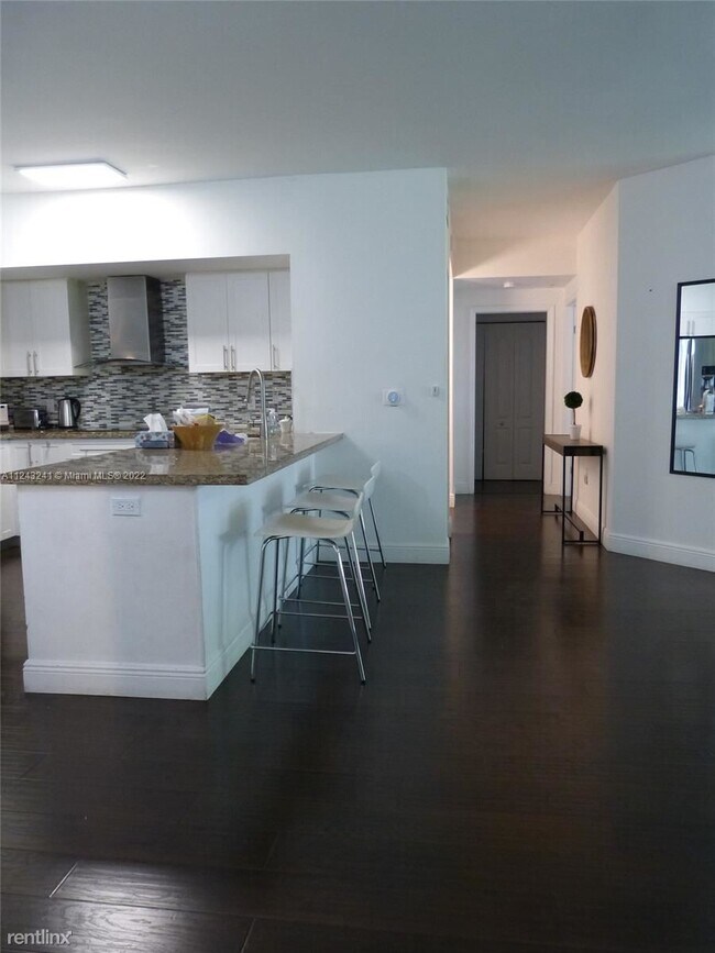 Foto del edificio - 3 br, 2 bath Condo - 19601 E Country Club ...