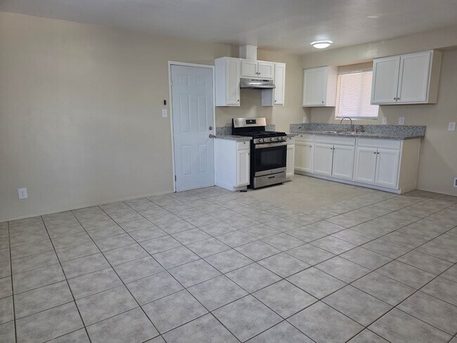 Foto del edificio - 2805 Cambria Ave