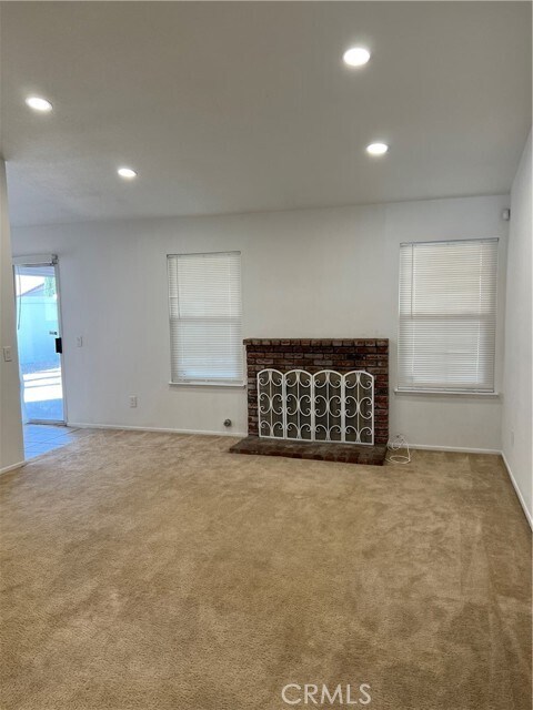 Foto del edificio - 8757 Haskell St