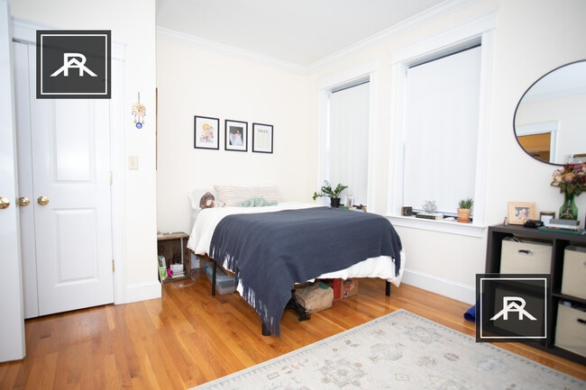 Foto del edificio - 27 Glenville Ave