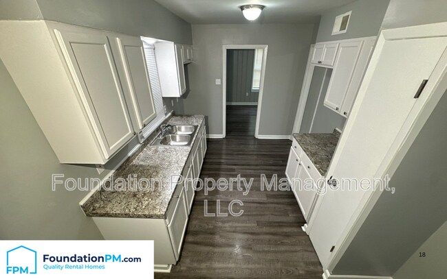 Foto del edificio - 1617 Haywood Ave