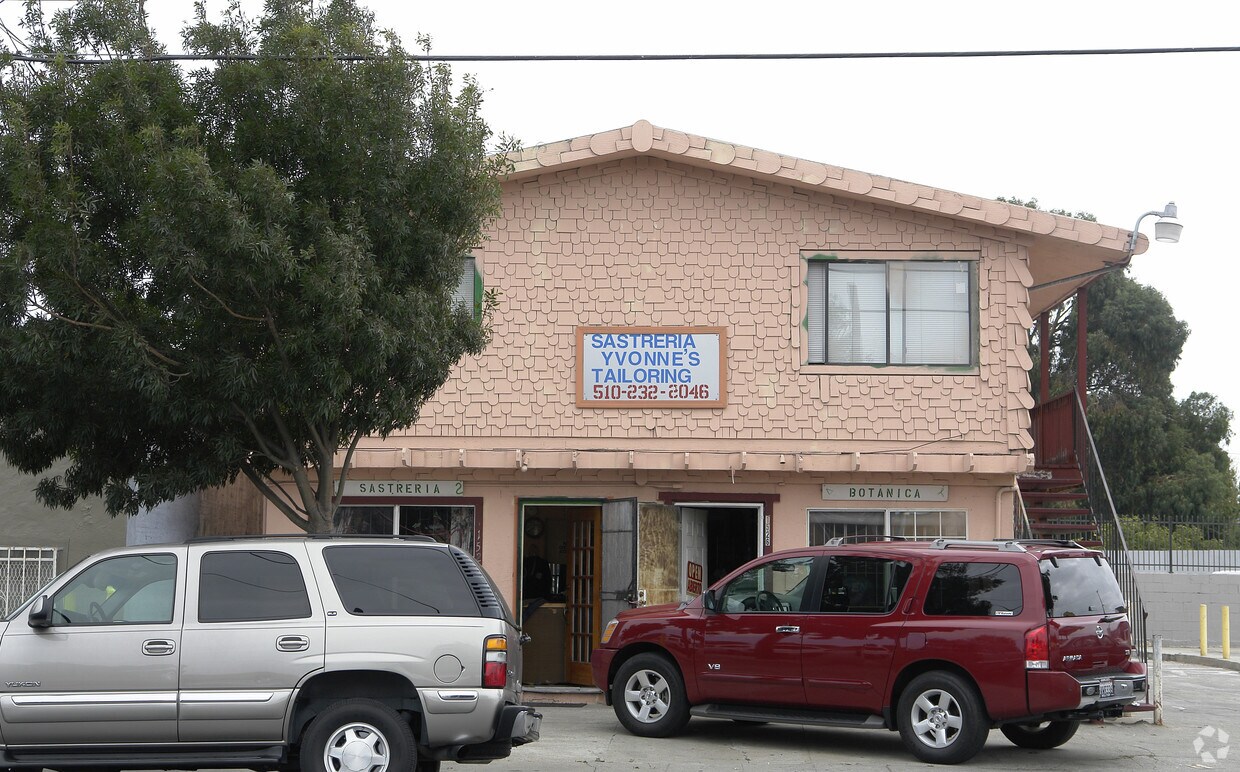Building Photo - 1524-1528 Rumrill Blvd