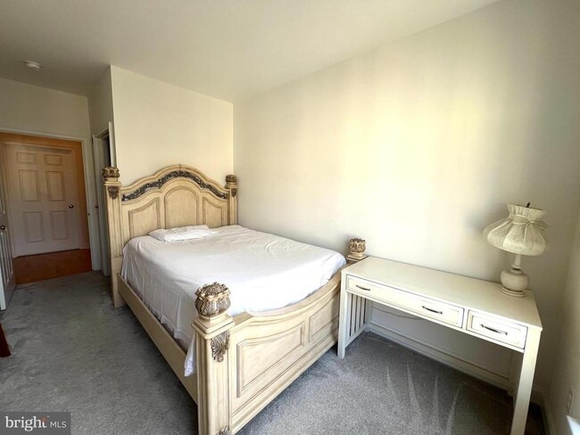 Building Photo - 500 Admirals Way