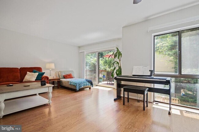 Foto del edificio - 2343 Millennium Ln