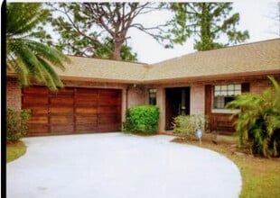 Building Photo - 952 SE Walters Terrace