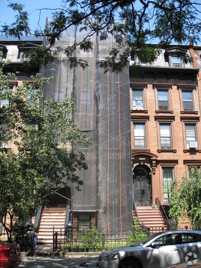 Foto del edificio - 129 Prospect Pl