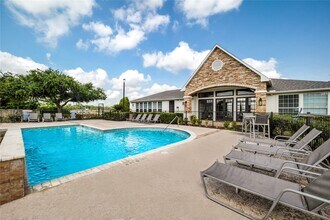 Building Photo - 3419 Fountains Dr