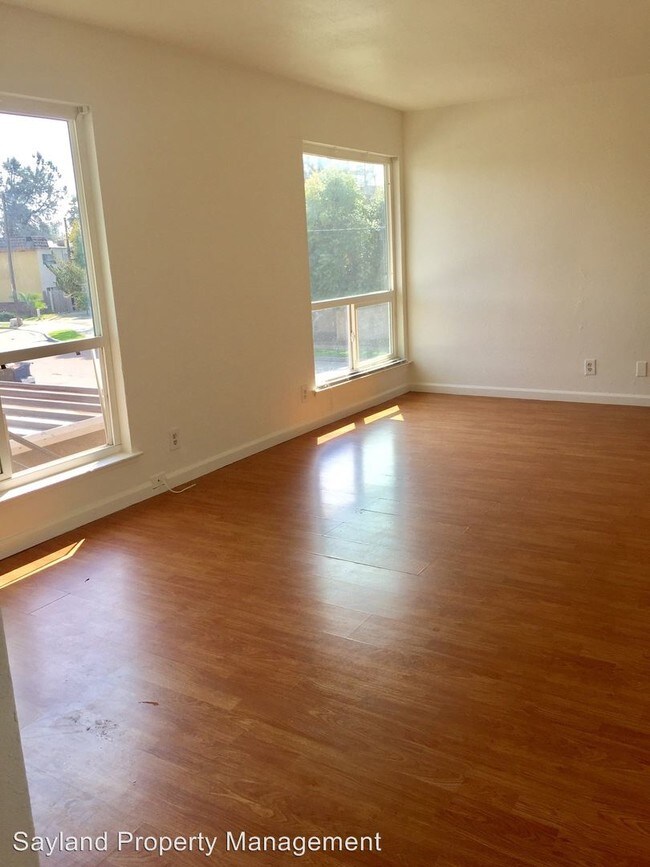 Building Photo - 5 E Saginaw Way