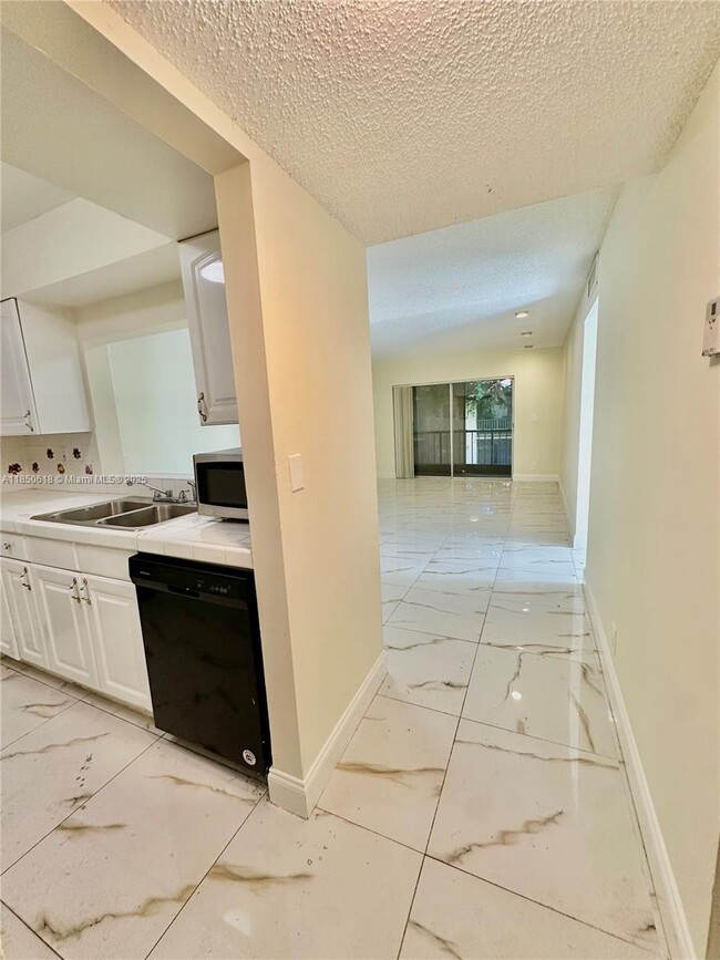Foto del edificio - 4141 NW 90th Ave