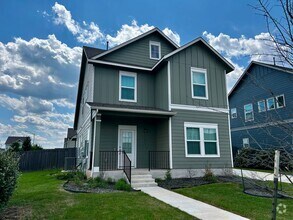 Building Photo - 1321 Weatherford Ln