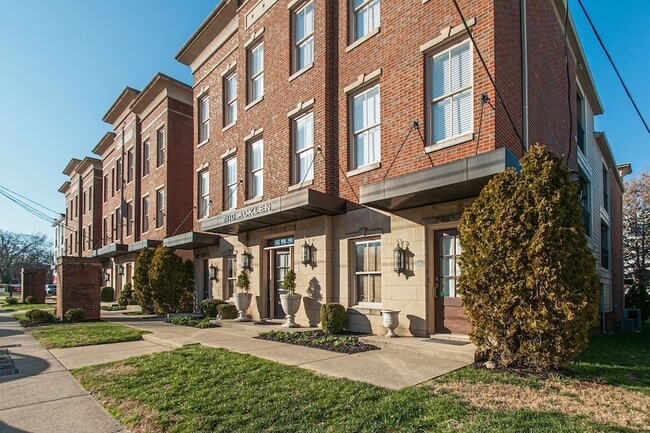 Building Photo - 2110 Acklen Ave