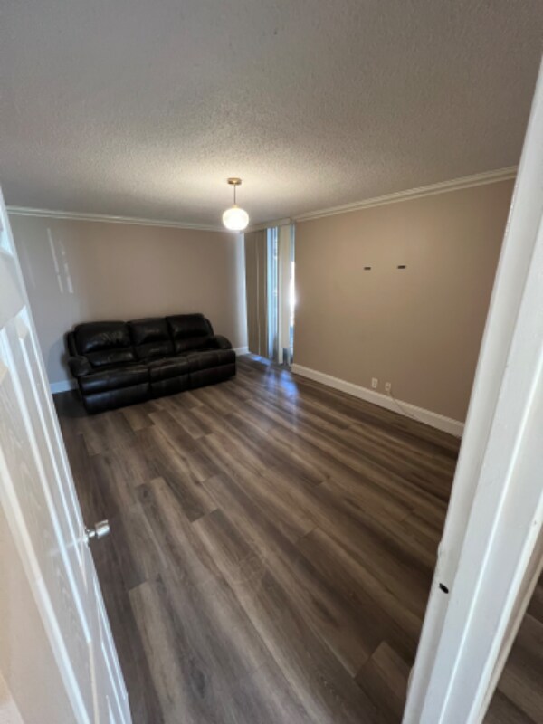 Building Photo - 6979 Palm Ct