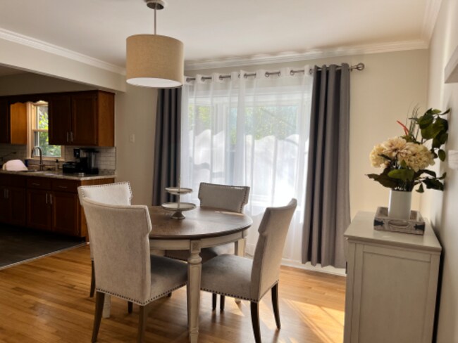 Foto del edificio - 8024 Outlook Dr