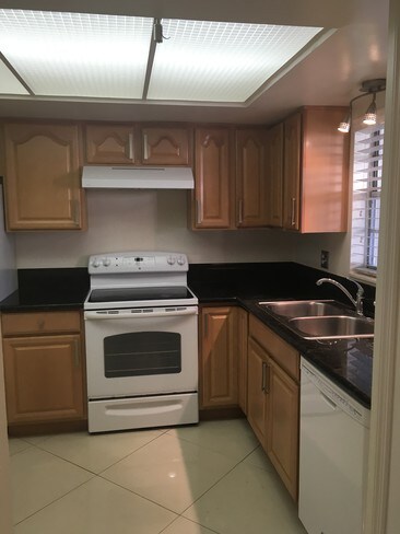 Foto del edificio - 10361 Carrollwood Ln