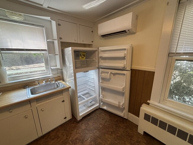 Building Photo - *** Studio Apartment for Rent – Historic Bath, Maine ***