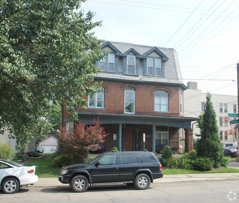 Foto del edificio - 226 Buttles Ave