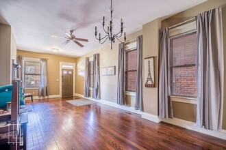 Building Photo - 860 Summit St