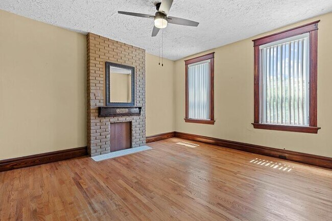 Building Photo - 903 Fillmore St