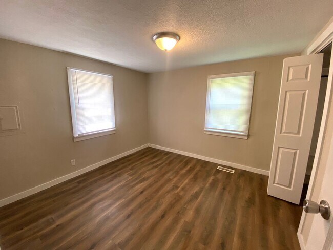 Building Photo - Charming 2 Bedroom, 1 Bathroom Home in Peo...