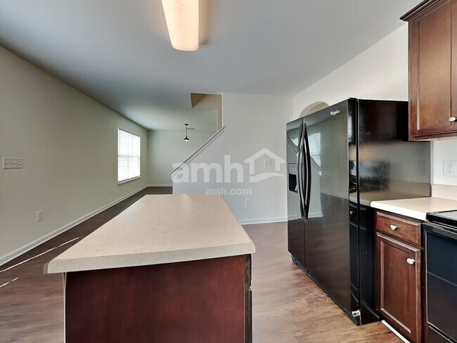 Foto del edificio - 2718 Quail Oaks Dr