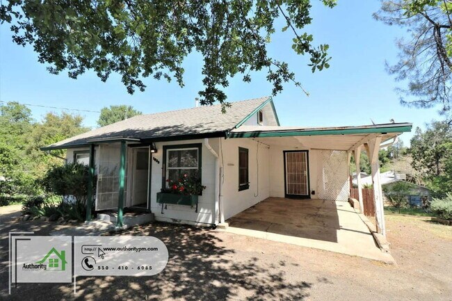 Foto del edificio - 1825 Grand Coulee Blvd