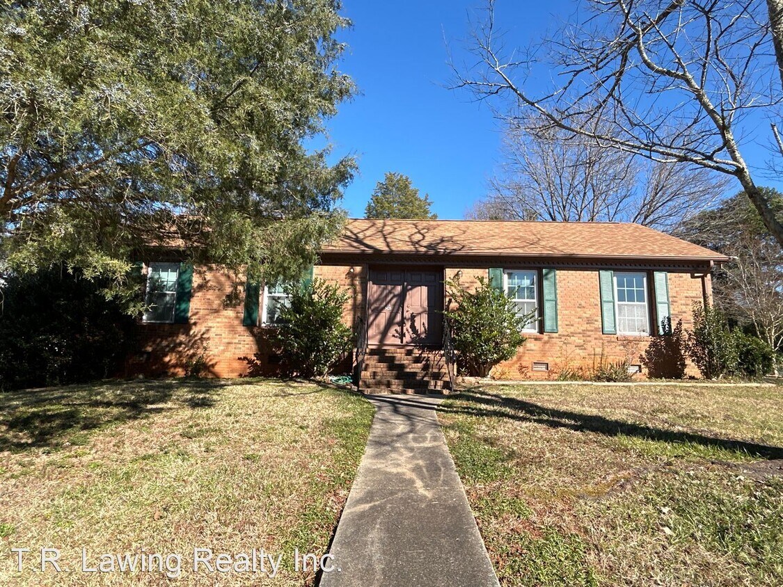 3 br, 2 bath House 9439 Stately Oak Lane House Rental in Mint Hill