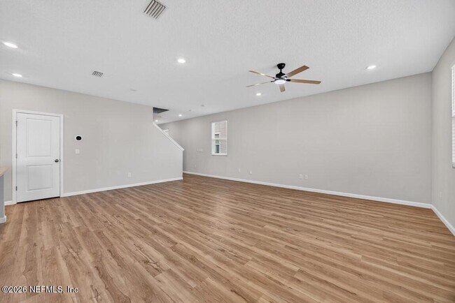 Foto del edificio - 14790 Cashew Ave