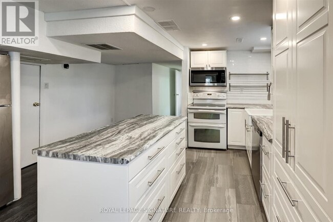 Building Photo - 2686 Sherhill Dr